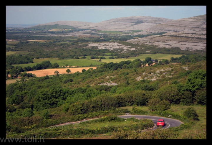 irl06a The Burren - uolėtas regionas Vakarų Airijoje, Clare grafystėje