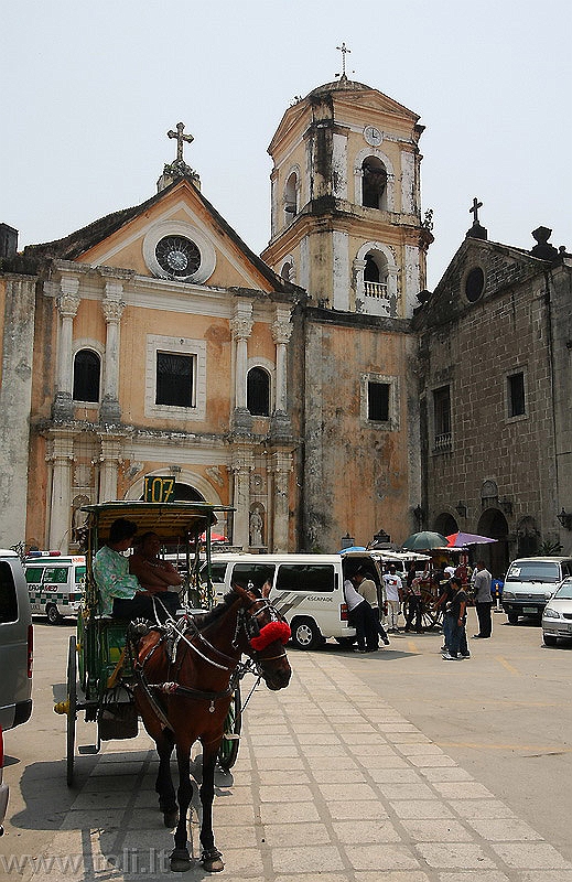 filipinai15 Manila. Seniausia Filipinuose Šv.Augustino bažnyčia (1607 m.)