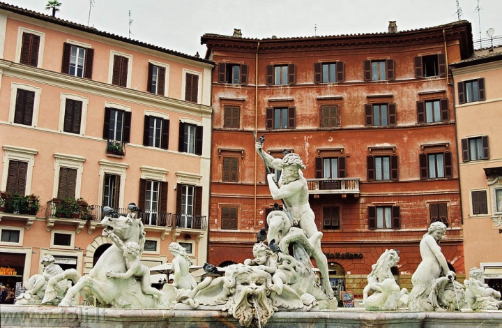 italija01 „Neptūno, kovojančio su aštuonkoju“ fontanas Navonos aikštėje