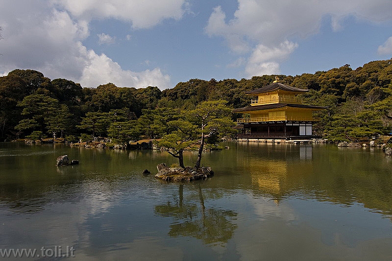 japonija024 Kijotas. Kinkokudži - Auksinio paviljono šventykla.